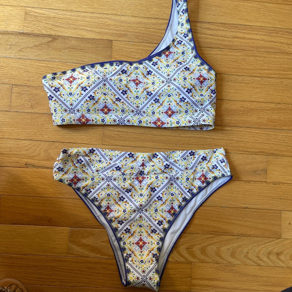 Toperth In The Sun One Shoulder Bikini - Picture 3 of 4